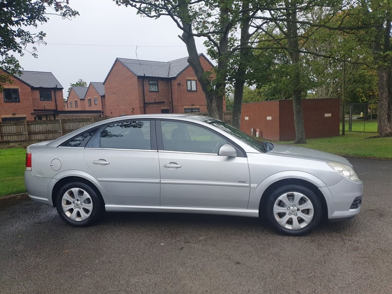 2007 Vauxhall Vectra 1.8i VVT Design 5dr HATCHBACK Petrol Manual