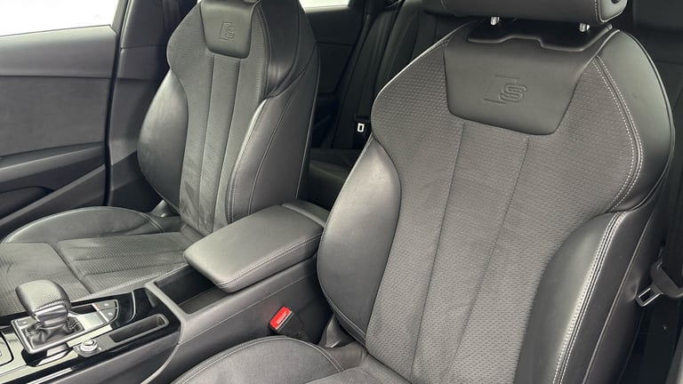 2022 Audi A4 Avant 2.0 TFSI 40 Black Edition Estate 5dr Petrol S Tronic Euro 6 (s/s) (204 ps) Est...