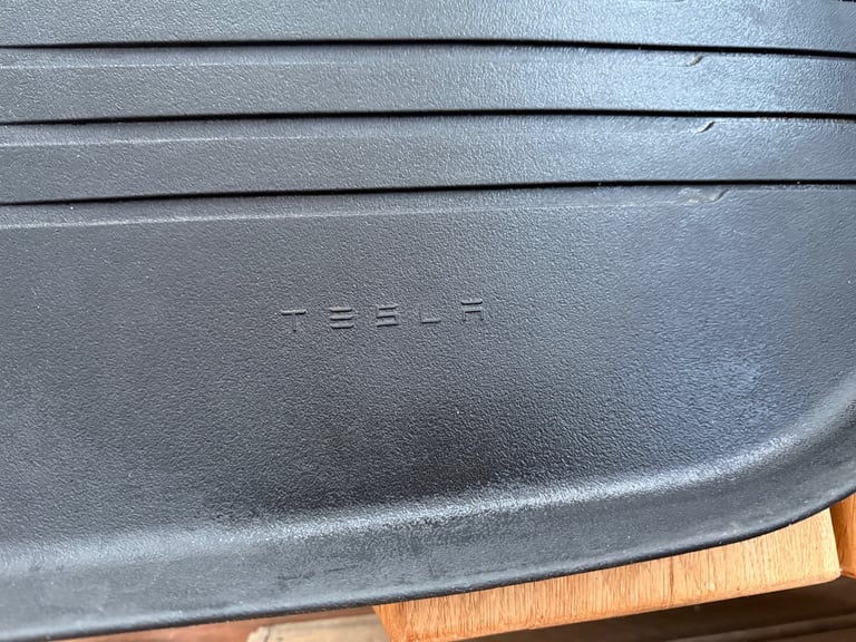 Original Tesla Model Y set of rubber mats - x5