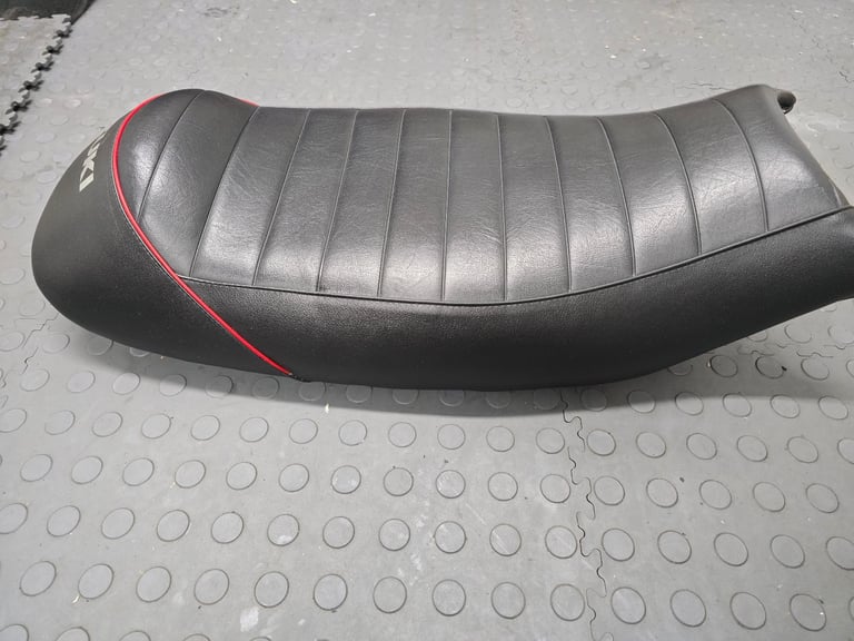 image for Suzuki bandit 650/1250 custom seat