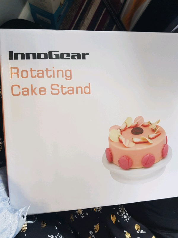 Cake stand/ decorating accessories 