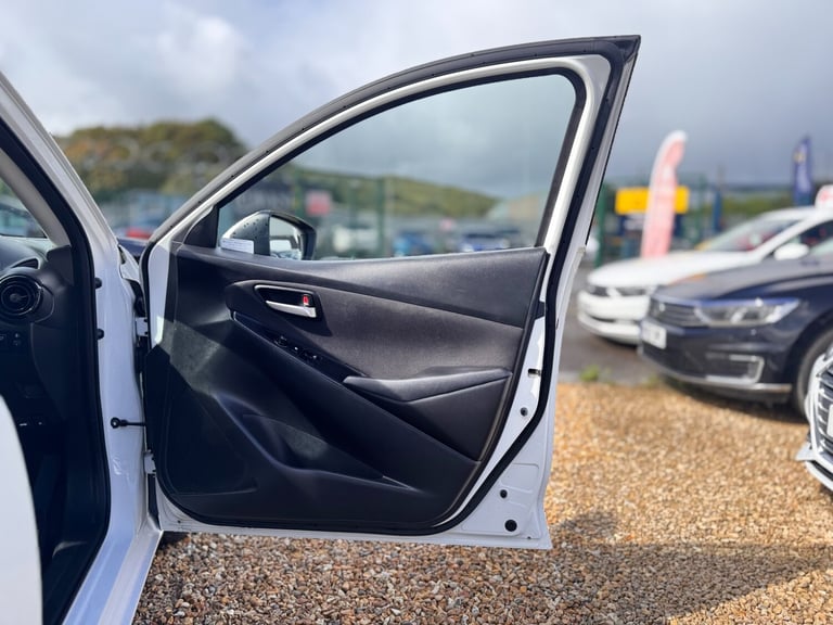 2015 Mazda Mazda2 1.5 75 SE 5dr HATCHBACK Petrol Manual