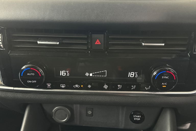 2023 Nissan Qashqai 102994 Hatchback Hybrid Automatic