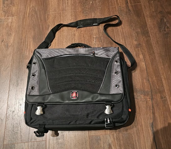Wenger Swissgear Saturn Laptop Bag in Aberdeen Gumtree