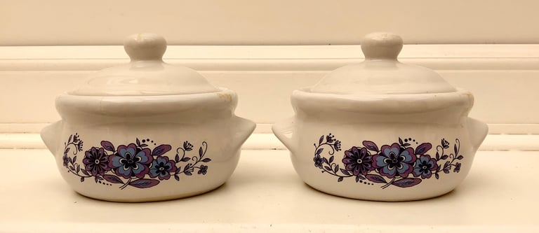 image for Classic sugar & tea ceramic containers