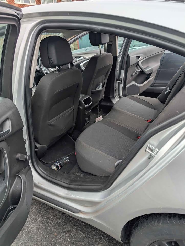 Vauxhall, INSIGNIA, Hatchback, 2015, Manual, 1364 (cc), 5 doors