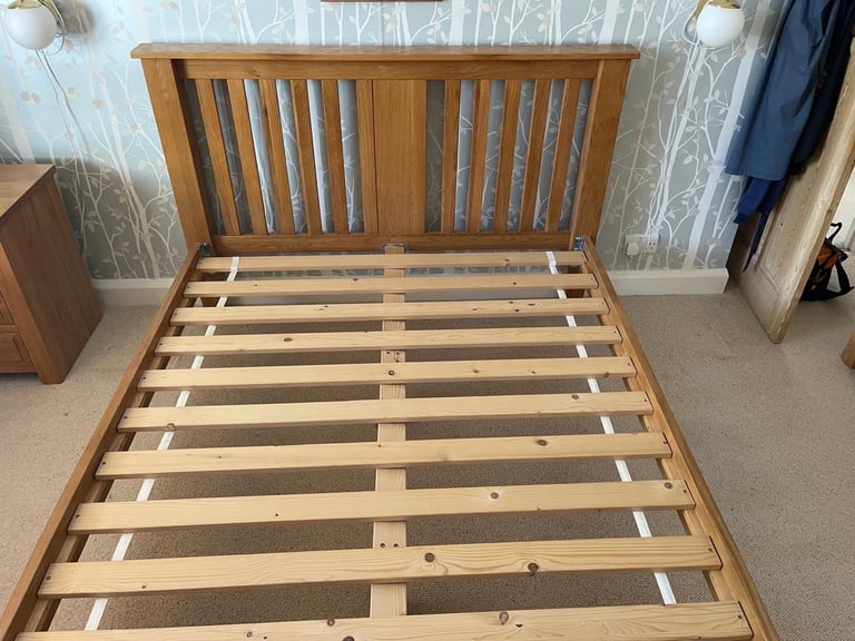 FREE DELIVERY SOLID OAK KINGSIZE BED FRAME GREAT CONDITION