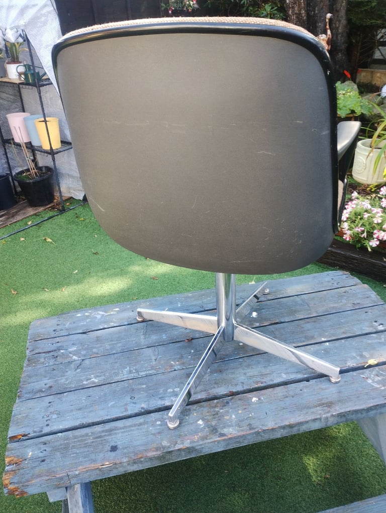 Vintage Retro Steelcase Strafor Swivel Office Desk Chair 