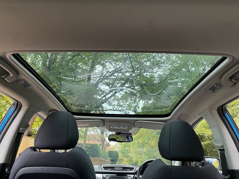 2017 Nissan Qashqai 1.2DiG-T N-Connecta 5 Door Petrol Suv In Blue - Euro 6 HATCHBACK Petrol Manual