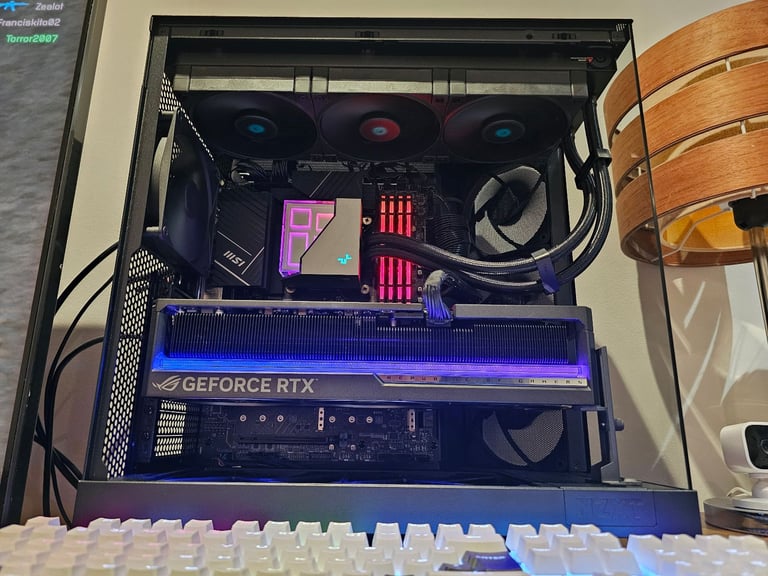 HIGH END GAMING PC RTX 5080 16GB / Intel Core i7-13700k / 32GB DDR4 3600MHz / 1TB NVMe M.2