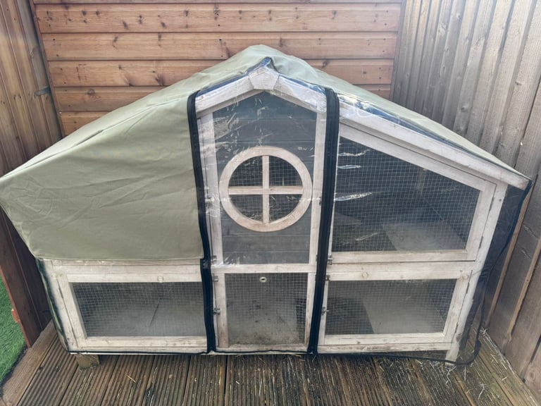 Pets at Home Foxglove Rabbit Guinea Pig Hutch Blue & White with cover 