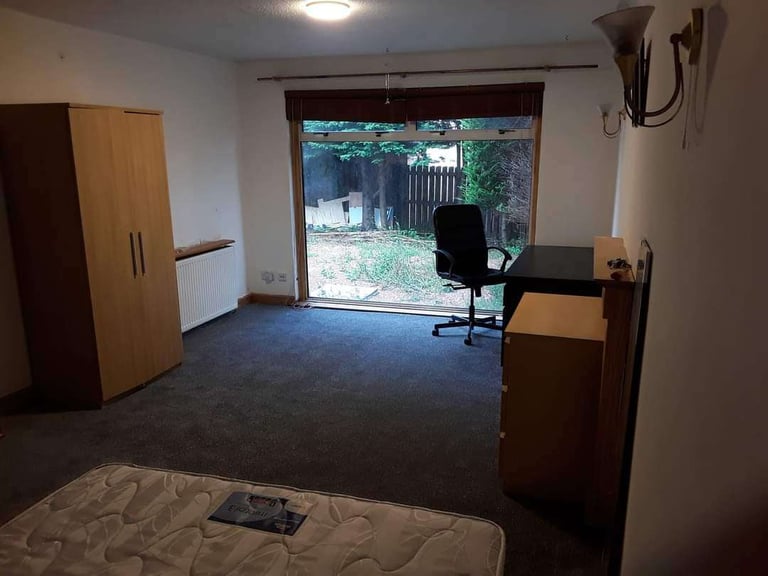 Room to rent near KING'S BUILDINGS CAMERON TOLL LIBERTON 