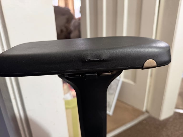 Secretlab TITAN Evo 2022 Gaming Chair – £180 (price slightly negotiable)