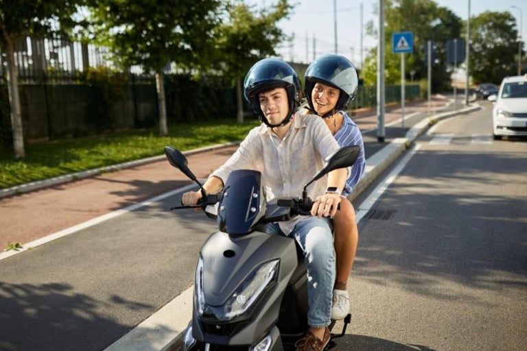 NEW MGB Lifan E4 3kW Electric Scooter A1 Licence Learner Legal 125cc equivale...