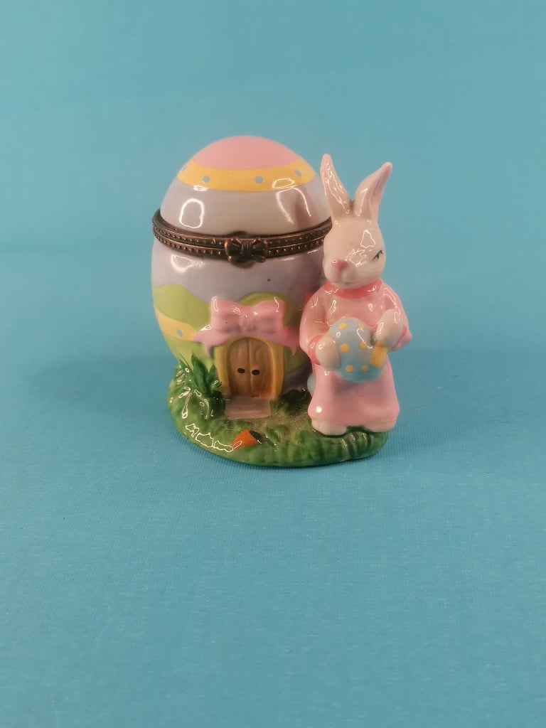 Vintage  Rabbit Trinket box 3-inch height. 