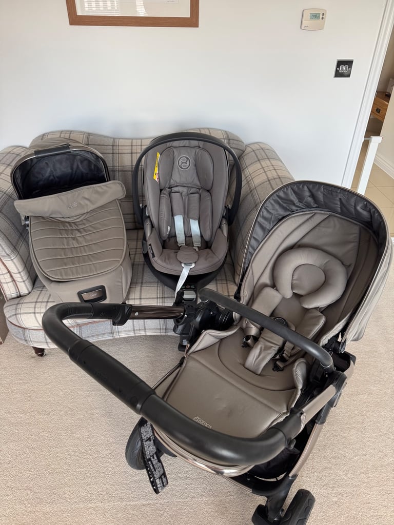 image for Ocarro complete travel system and car seat