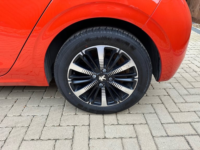 Peugeot, 208 2018, Manual, only 16k miles 