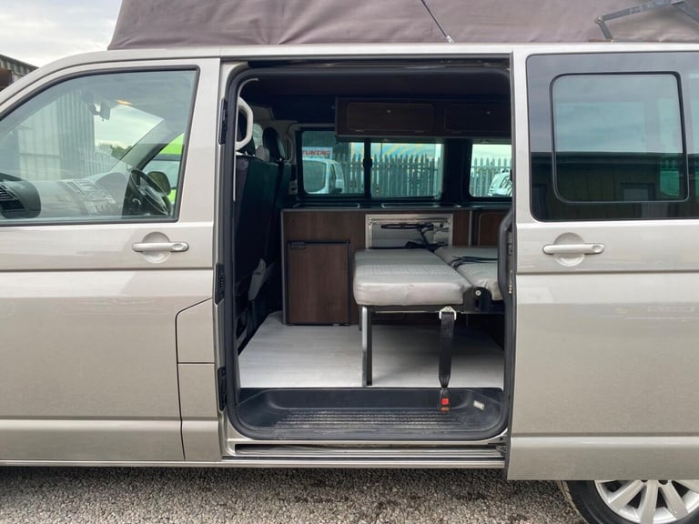 2012 Volkswagen Transporter Shuttle 2.0 TDI 140PS SE Minibus MPV DIESEL Manual
