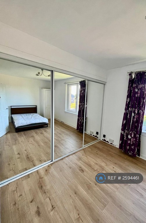 1 bedroom flat in Ruthrieston Crescent, Aberdeen, AB10 (1 bed) (#2594461)