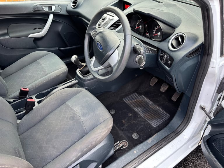 Ford, FIESTA, Hatchback, 2012, Manual, 1242 (cc), 3 doors