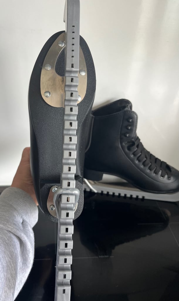 Black ice skates UK size 5, skate bag and blade guards