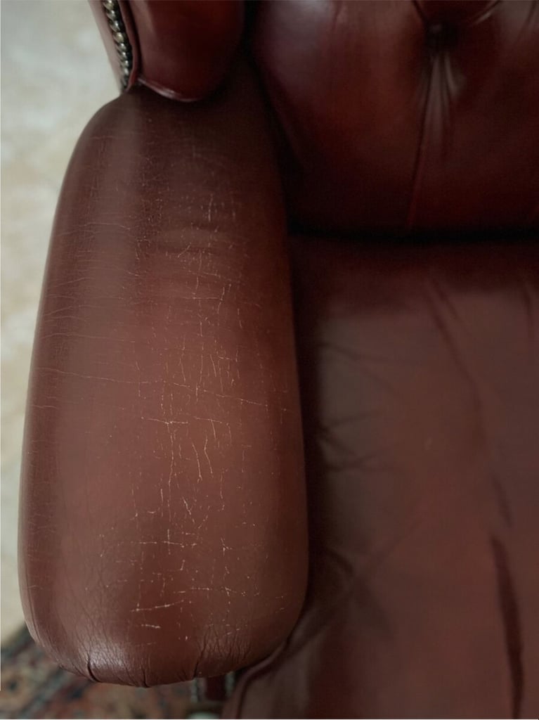 FINE VINTAGE CHESTERFIELD OXBLOOD LEATHER WING BACK MASTER ARMCHAIRS (PAIR) VGC