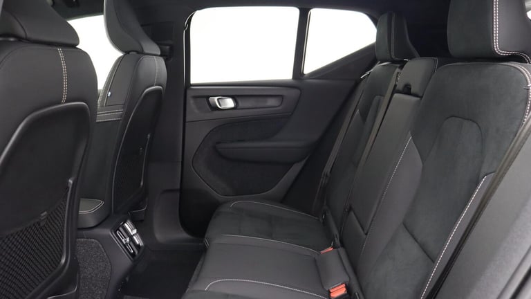 2025 Volvo XC40 2.0 B4P Plus Black Edition 5dr Auto ESTATE PETROL Automatic