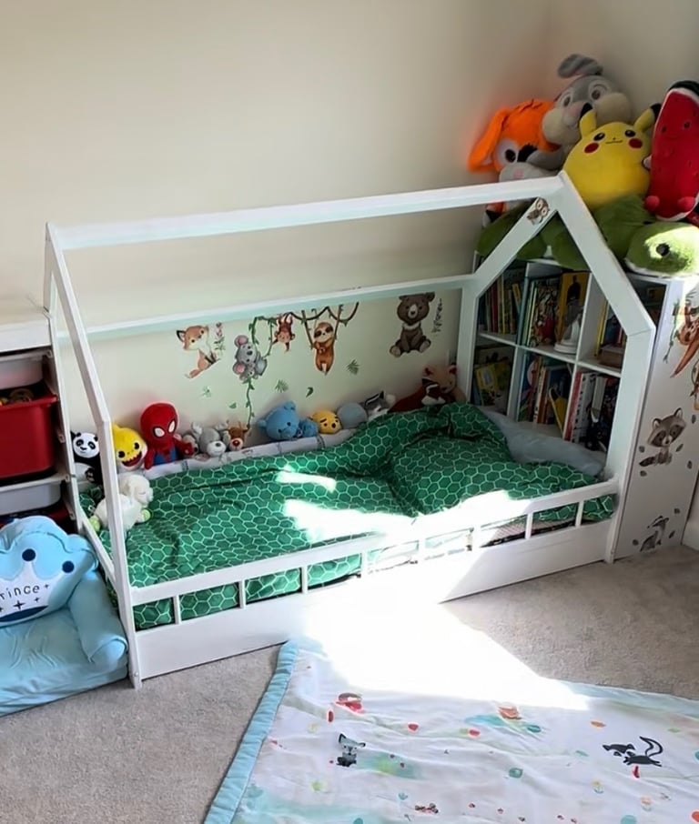 Toddler house bed