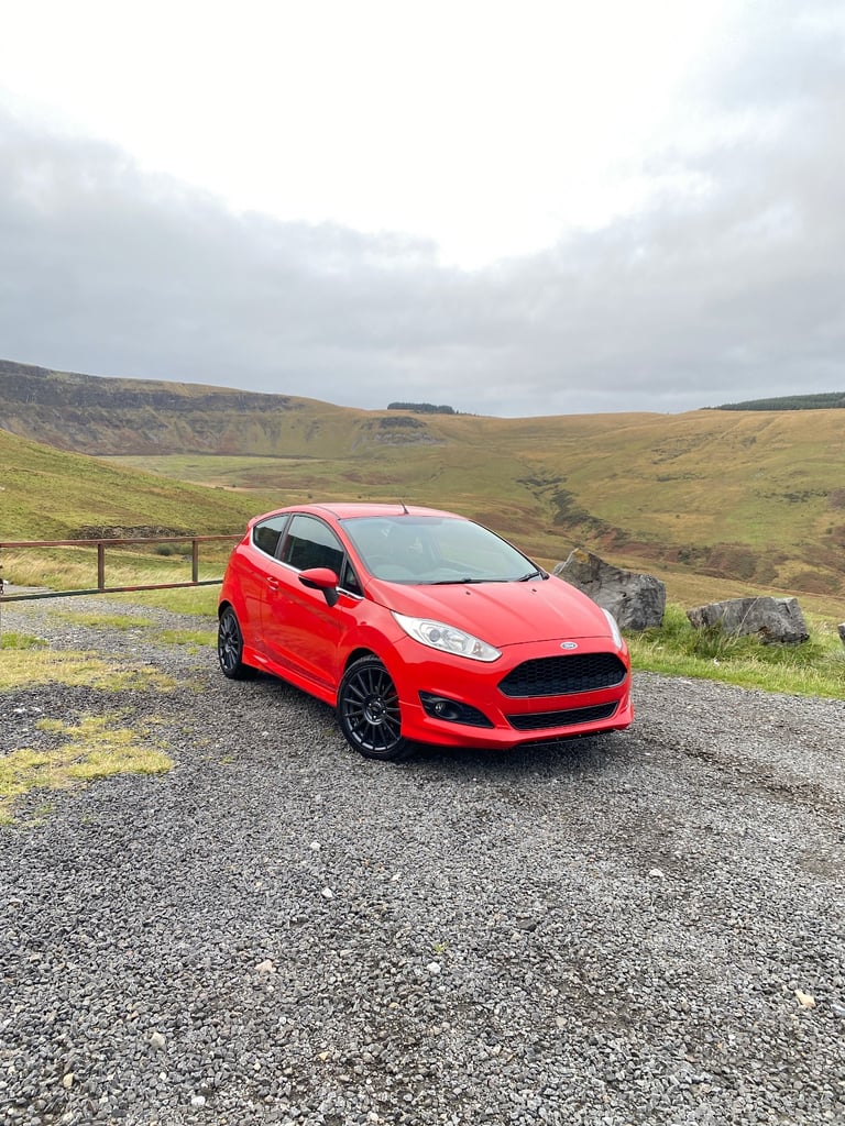 Ford, FIESTA, Hatchback, 2014, Manual, 1241 (cc), 3 doors