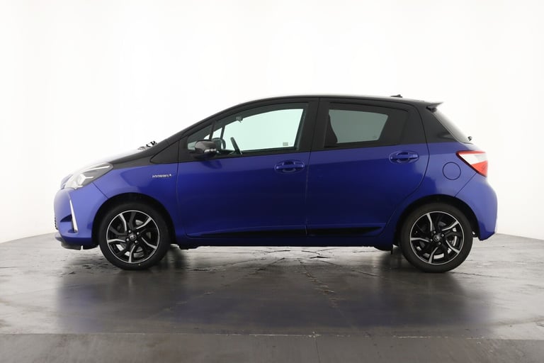 2018 Toyota Yaris 1.5 Hybrid Red Bi-tone 5dr CVT HATCHBACK PETROL/ELECTRIC Automatic