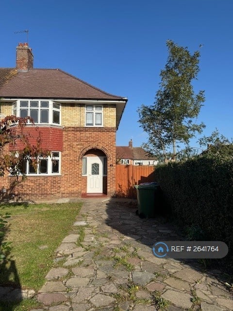image for 3 bedroom house in Alnwick Road, London, SE12 (3 bed) (#2641764)