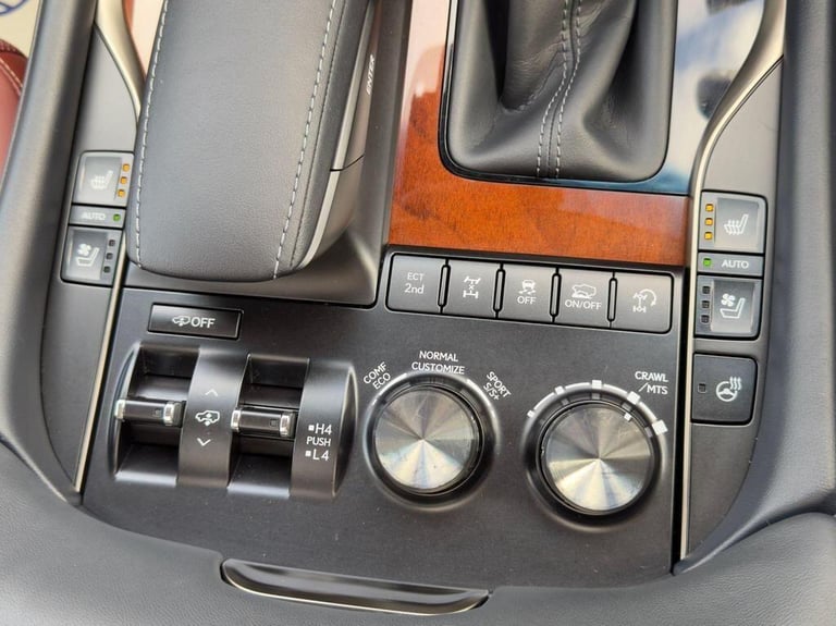 2024 Lexus LX LX570 5.7 V8 Automatic 4X4 8 seats 5dr Petrol Automatic