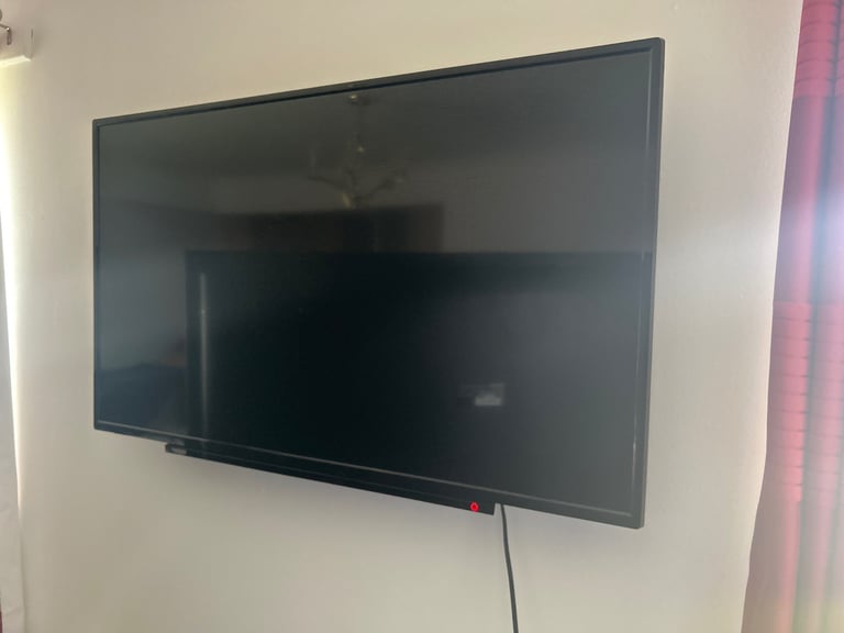 image for 42 inch Toshiba smart tv excellent condition 