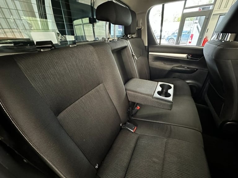 2020 Toyota Hilux 2.4 INVINCIBLE 4WD D-4D DCB 147 BHP DOUBLE CAB PICK-UP Diesel Manual
