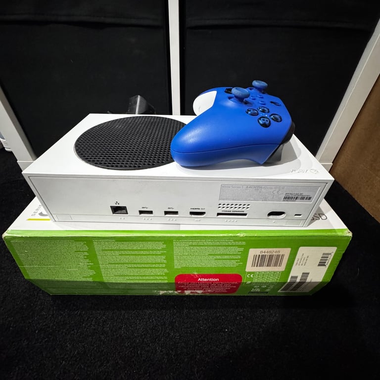 Xbox series s console