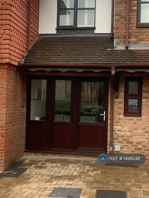 Studio flat in Banstead, Surrey, SM7 (#1496248)