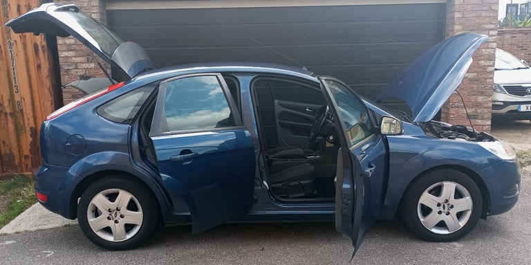 RELUCTANT SALES Well Maintained Automatic Blue Ford FOCUS Hatchback 2008,1596 (cc), 5 doors