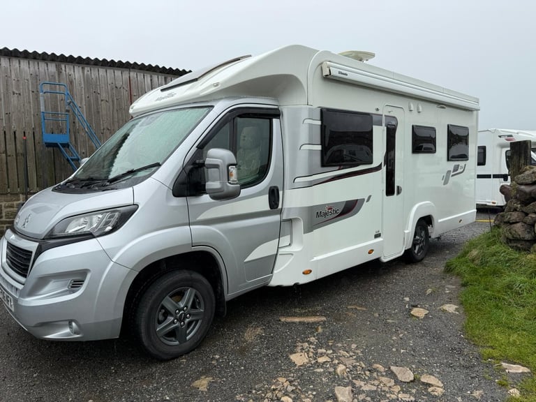 2016 - Elddis Majestic 254 - 2.2ltr - 18,000 Miles - 4 Berth / 4 Belts 