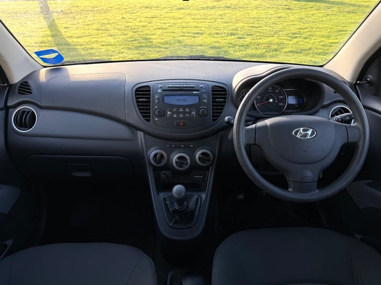 Hyundai i10 2011 only 8,700 miles from New !