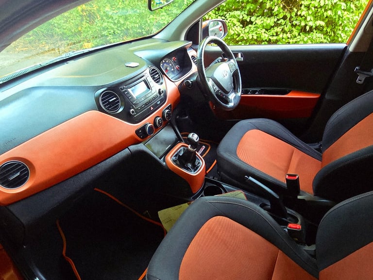 Nice Looking Car Choice of AIR-CONDITIONING REAR PARKING SENSORS 