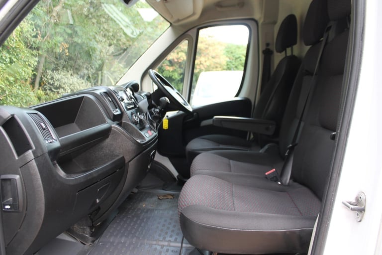 2021 Peugeot Boxer 2.2 BlueHDi H2 Professional Van 140ps PANEL VAN Diesel Manual