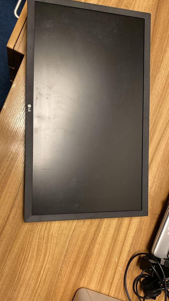 image for Desktop LG , HP , AOC , ASUS  18" , 24" , 25" with all Wire