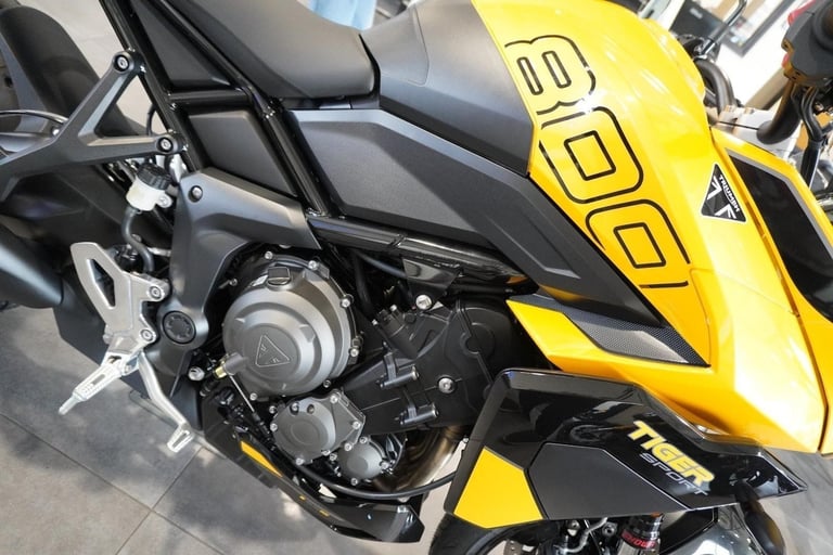 Triumph Tiger Sport 800, 2025, Cosmic Yellow. IN STOCK NOW