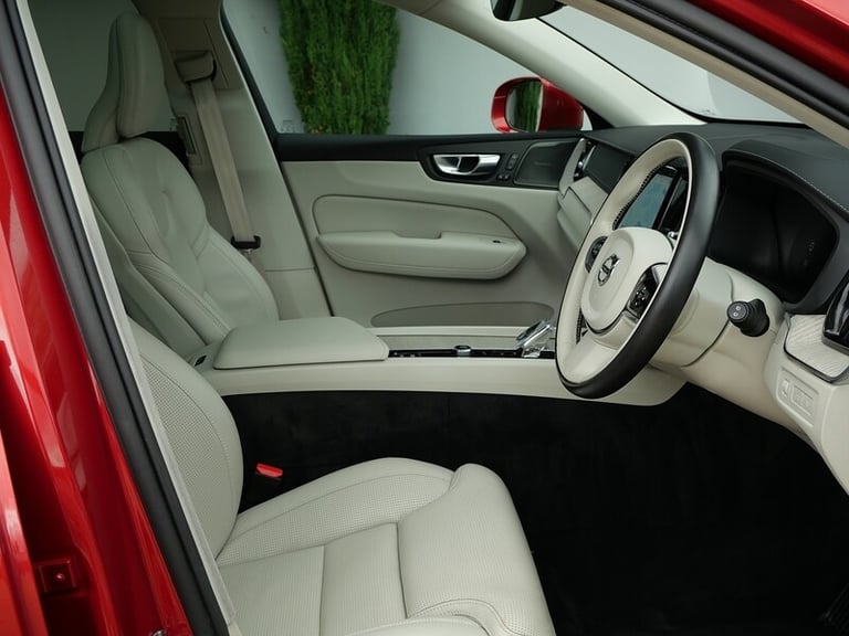 2022 Volvo XC60 2.0h T6 Recharge 18.8kWh Inscription SUV 5dr Petrol Plug-in Hybrid Auto AWD SUV H...