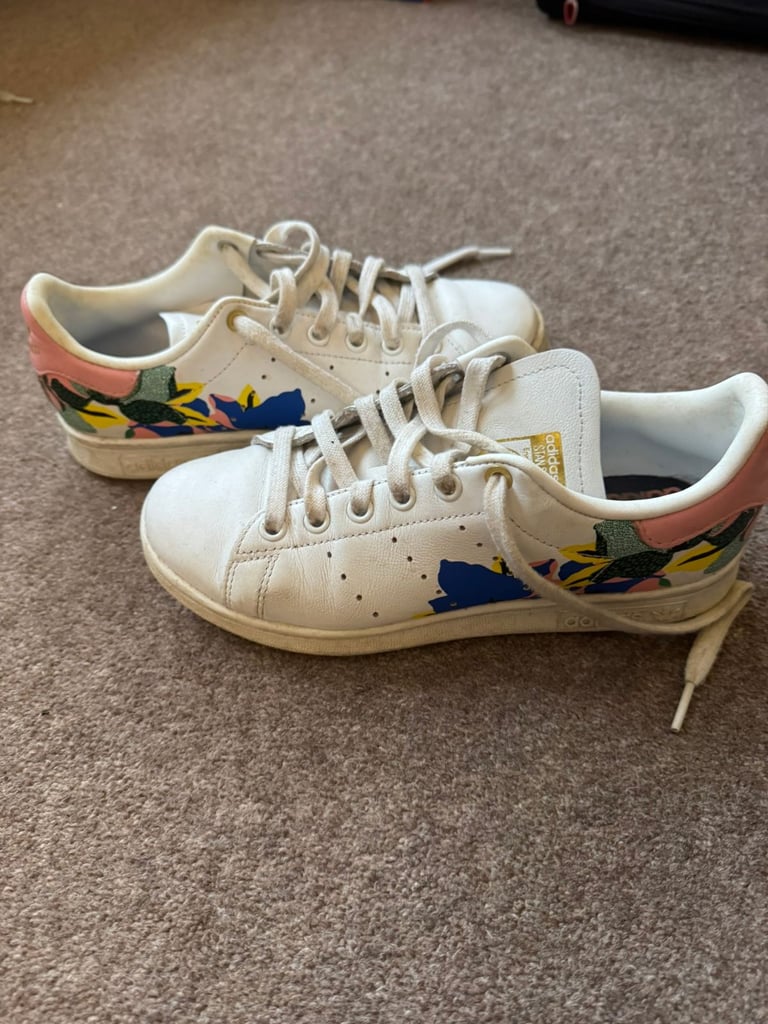 Adidas Stan Smith Woman's Trainers, size 4