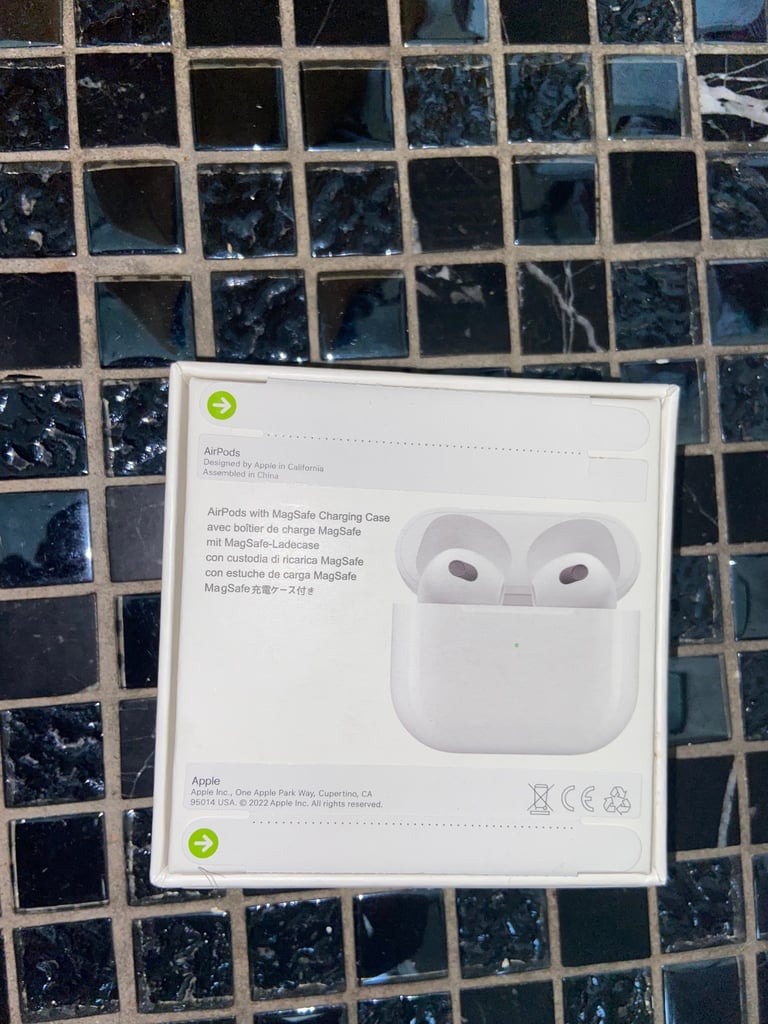 Apple AirPods Generation 4 Brand New