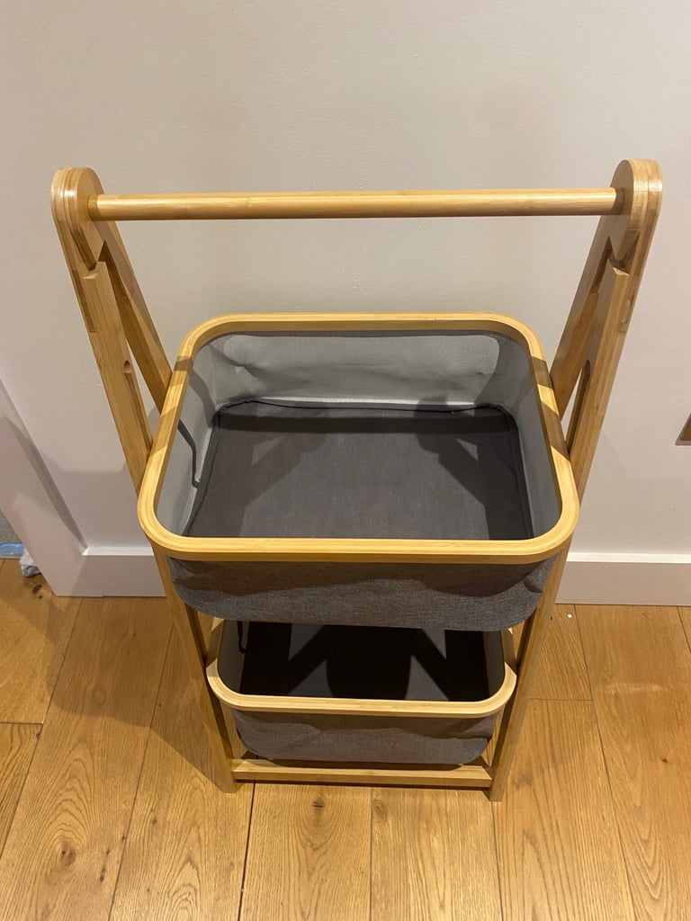Collapsible wooden storage basket 