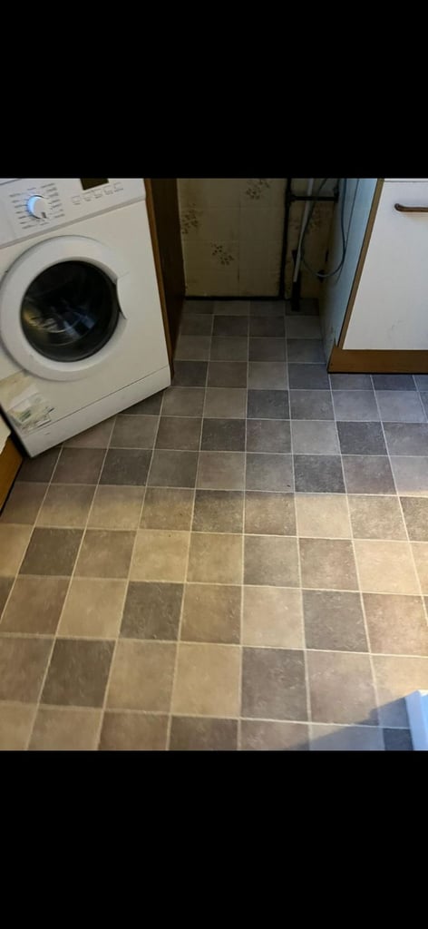 * Available to Rent NOW - 2-BED UNFURNISHED in Auchinleck *
