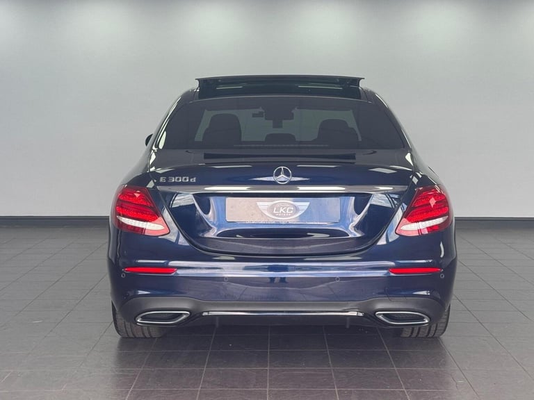 MERCEDES-BENZ E CLASS 2.0 E300d AMG Line Night Edition (Premium Plus) G-Tronic+