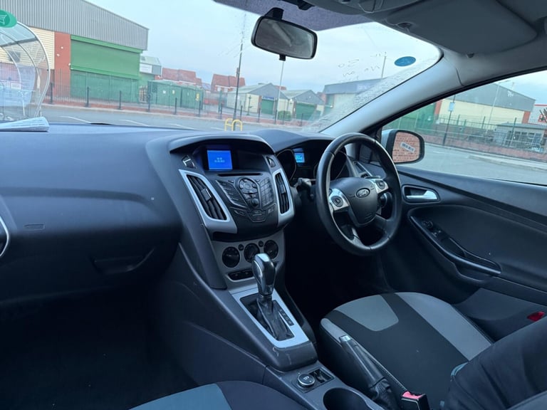  Ford Focus 1.6 Zetec Powershift Euro 5 5dr Petrol Automatic